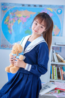 岳故意装睡让我挺进去观看